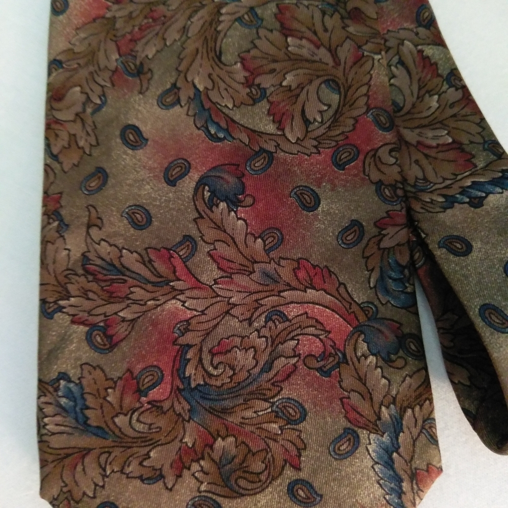 Mallory & Church Silk Tie, Paisley/Leaf Pattern